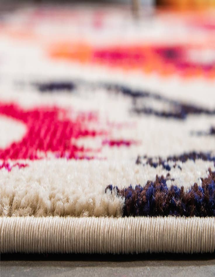Detail image of 8' x 11'  Washable Casablanca Rug