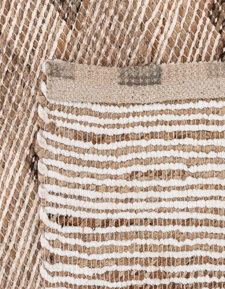 Detail image of 4' 1 x 6' Chenille Jute Rug
