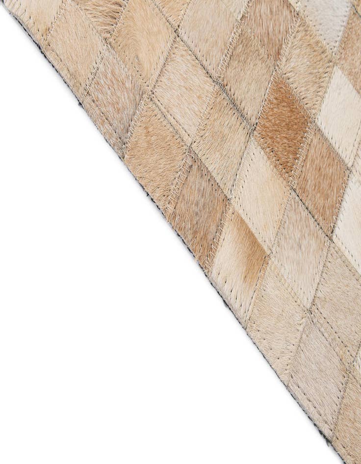 Detail image of 5' x 7' 10 Cowhide - Patchwork Rug