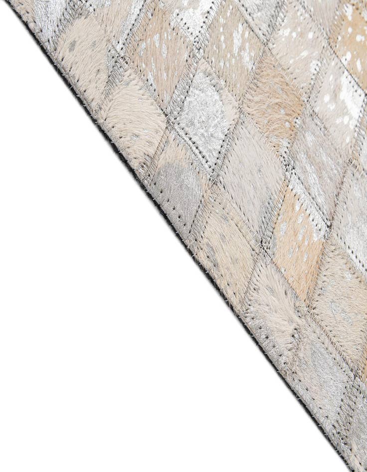 Detail image of 5' x 7' 11 Cowhide - Patchwork Rug