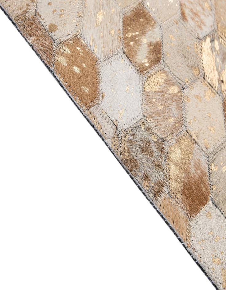 Detail image of 5' 1 x 7' 11 Cowhide - Patchwork Rug
