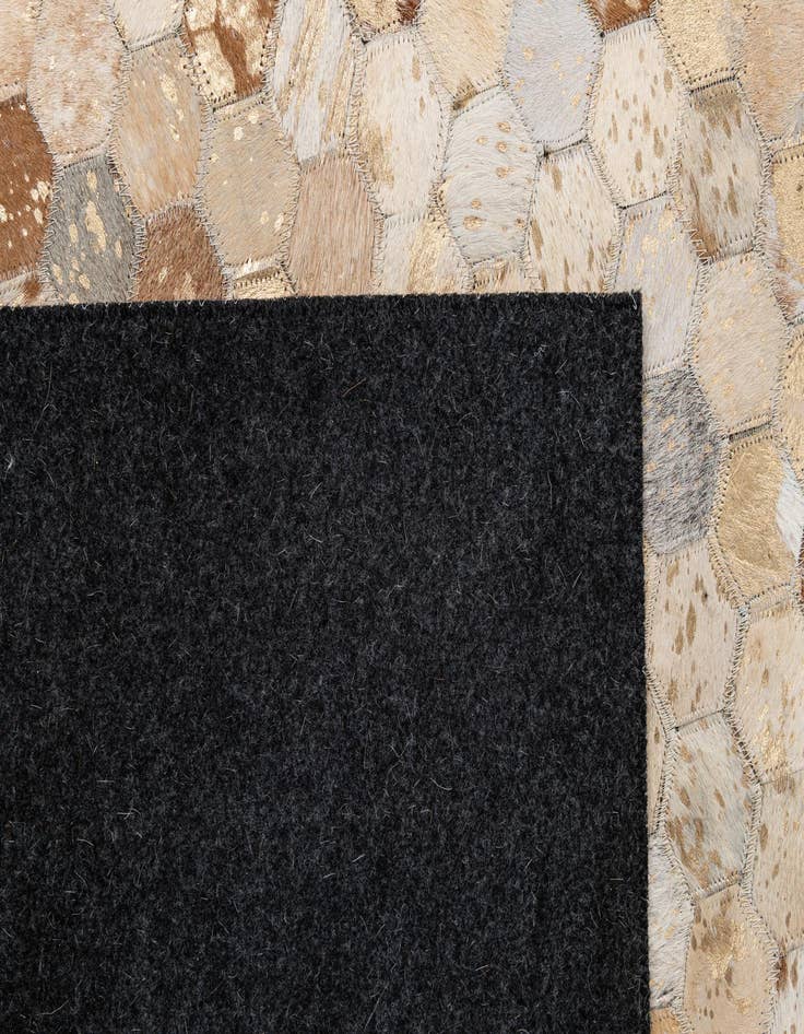 Detail image of 5' 1 x 7' 11 Cowhide - Patchwork Rug