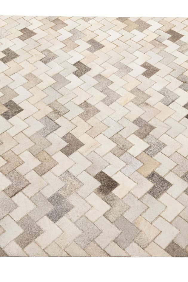 Detail image of 5' 2 x 7' 11 Cowhide - Patchwork Rug