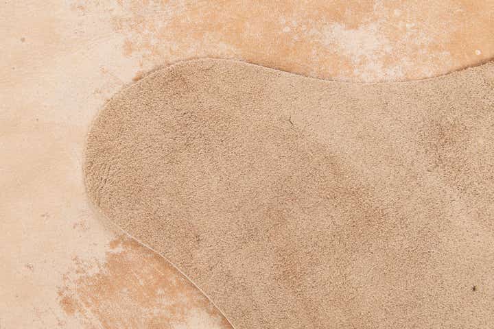 5' 10 x 7' Cowhide Leather Rug