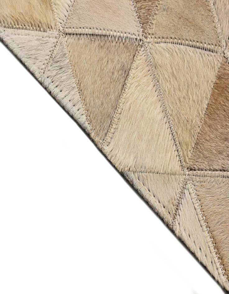 Detail image of 4' 9 x 6' 7 Cowhide Rug
