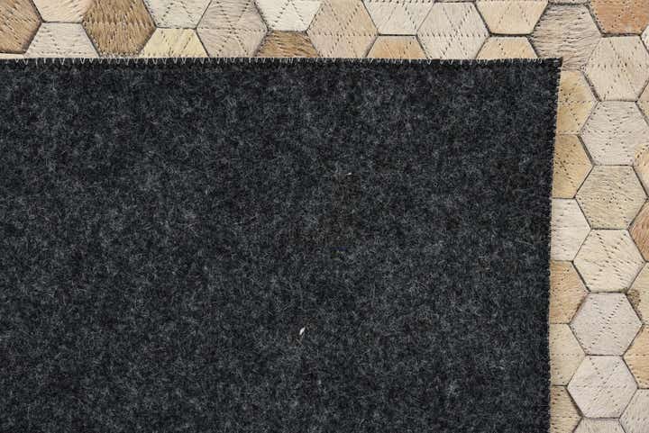 4' 10 x 6' 8 Cowhide Rug