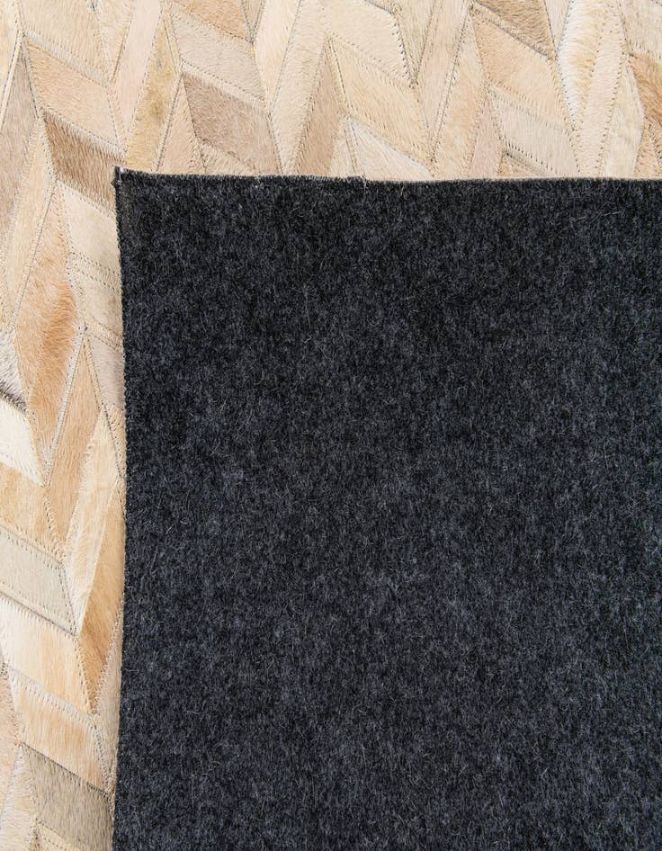 Detail image of 5' x 8' 1 Cowhide Stocks Rug