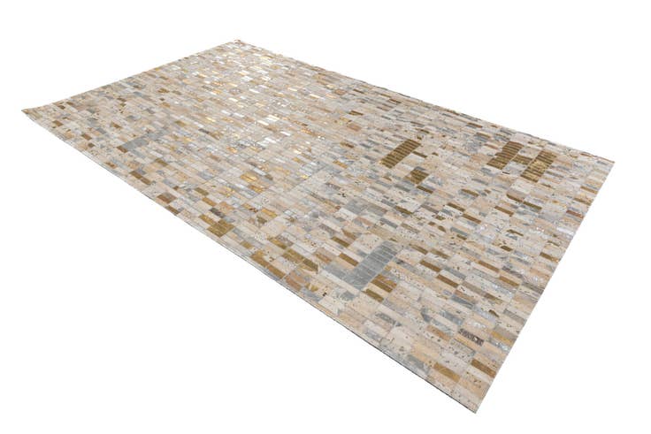 Detail image of 4' 10 x 8' 2 Cowhide Stocks Rug