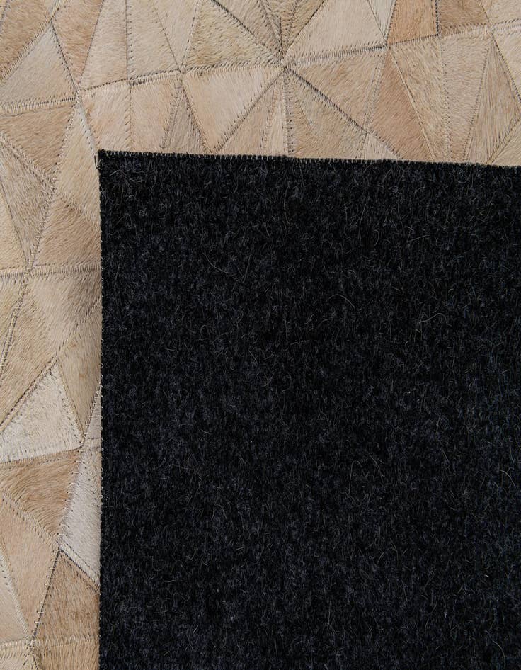 Detail image of 6' 9 x 9' 7 Cowhide Stocks Rug