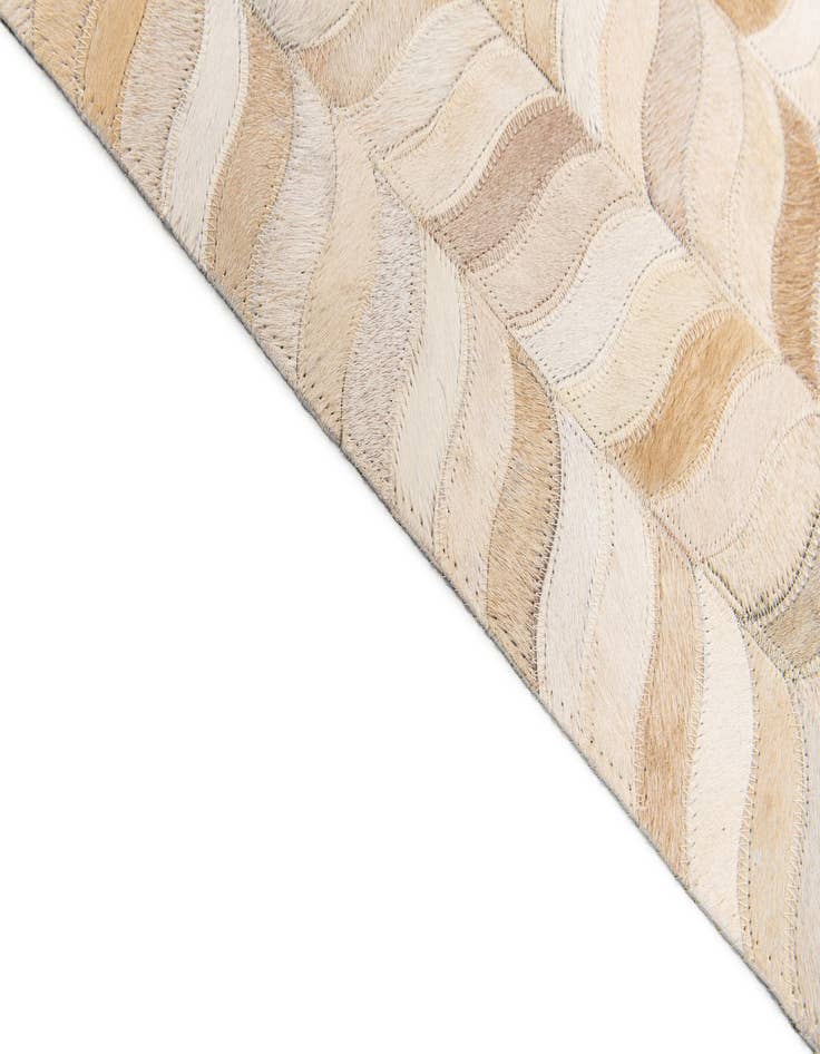 Detail image of 6' 8 x 9' 9 Cowhide Stocks Rug