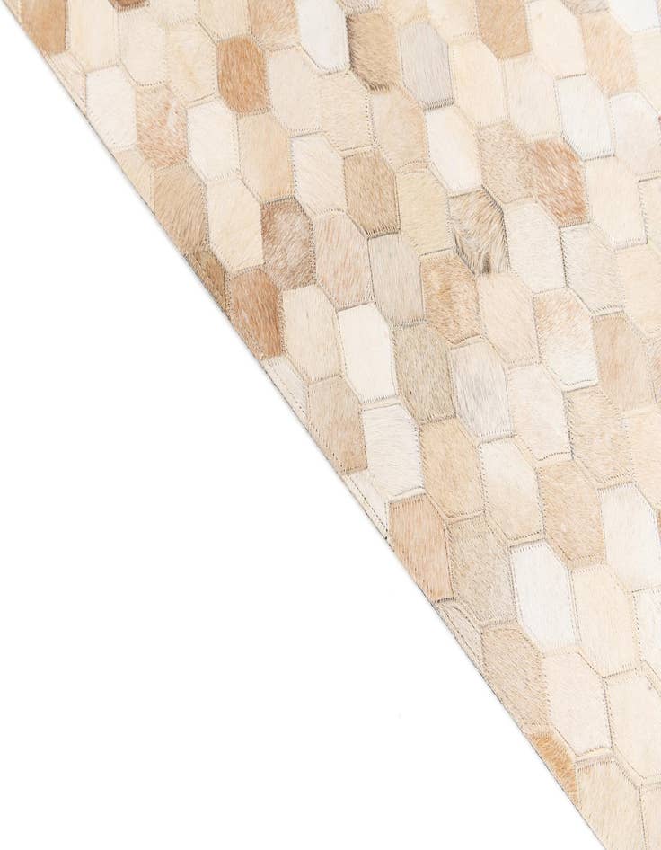 Detail image of 4' 8 x 6' 8 Cowhide Stocks Rug