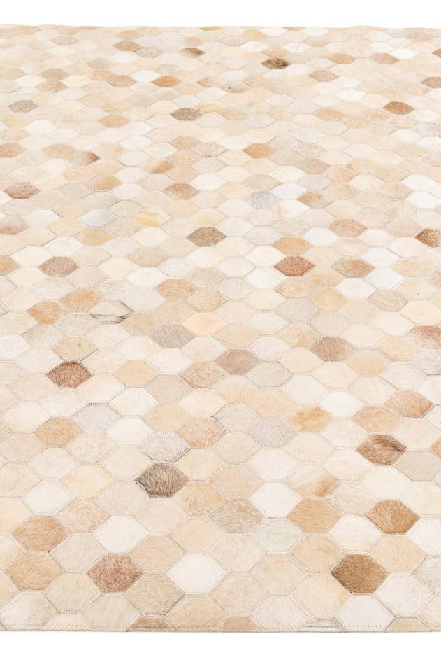 Detail image of 4' 8 x 6' 8 Cowhide Stocks Rug