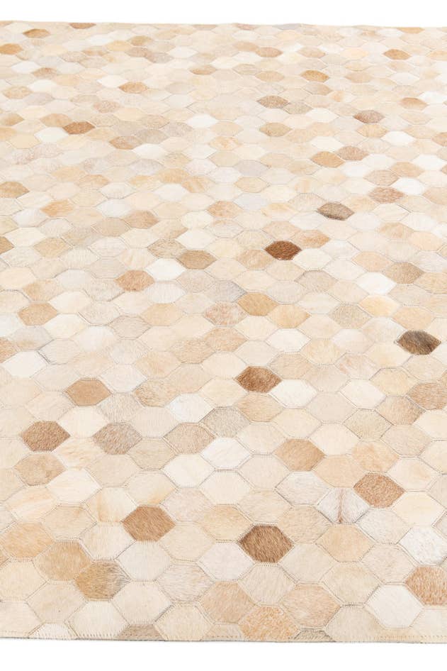 Detail image of 4' 8 x 6' 7 Cowhide Stocks Rug