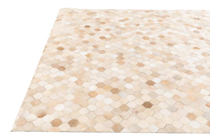 Detail image of 4' 8 x 6' 7 Cowhide Stocks Rug