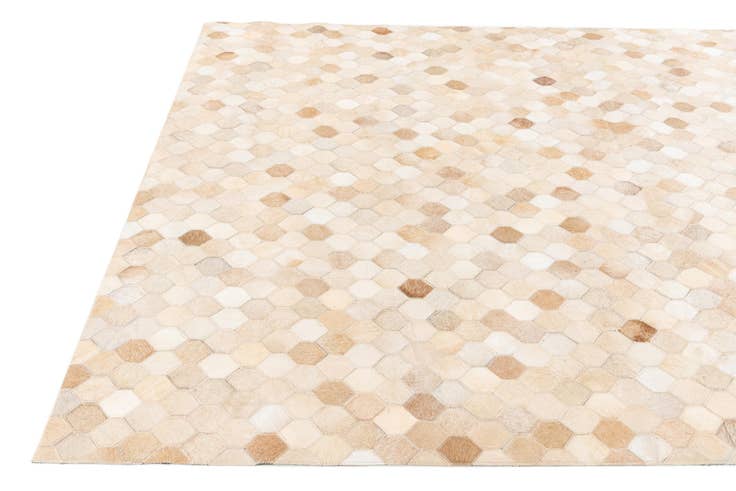 Detail image of 4' 6 x 6' 7 Cowhide Stocks Rug