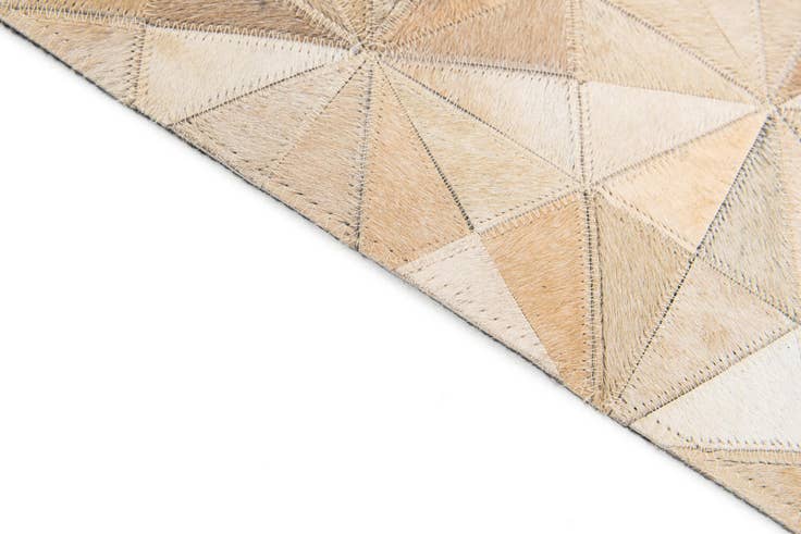 Detail image of 4' 8 x 6' 7 Cowhide Stocks Rug