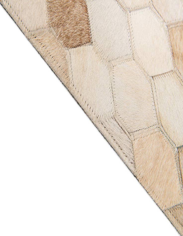 Detail image of 4' 8 x 6' 7 Cowhide Stocks Rug