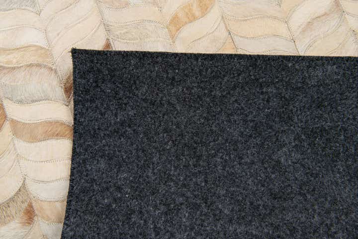 3' 11 x 5' 10 Cowhide Stocks Rug