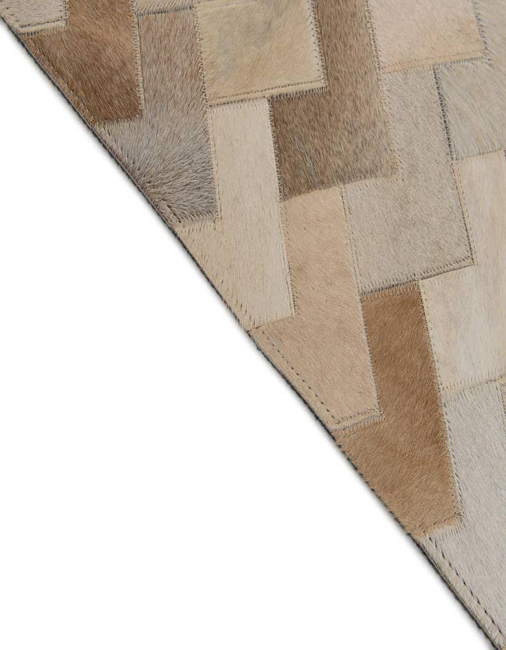Detail image of 4' 1 x 5' 11 Cowhide Stocks Rug