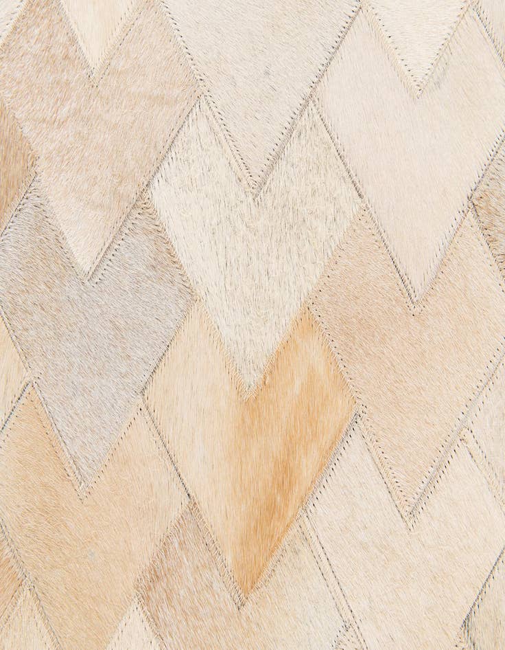 Detail image of 4' 1 x 6' 1 Cowhide Stocks Rug