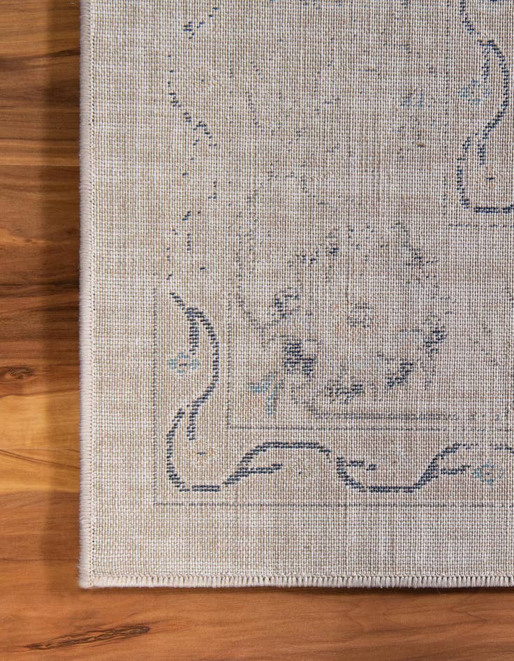 Detail image of 6' x 9' Dahlia Rug