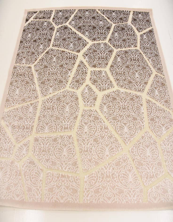Detail image of 5' x 6' 7 Damask Rug