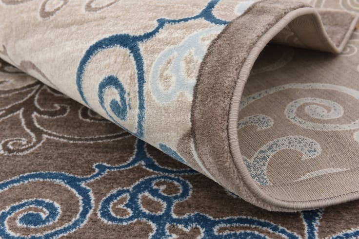 Detail image of 6' 7 x 9' 10 Damask Rug