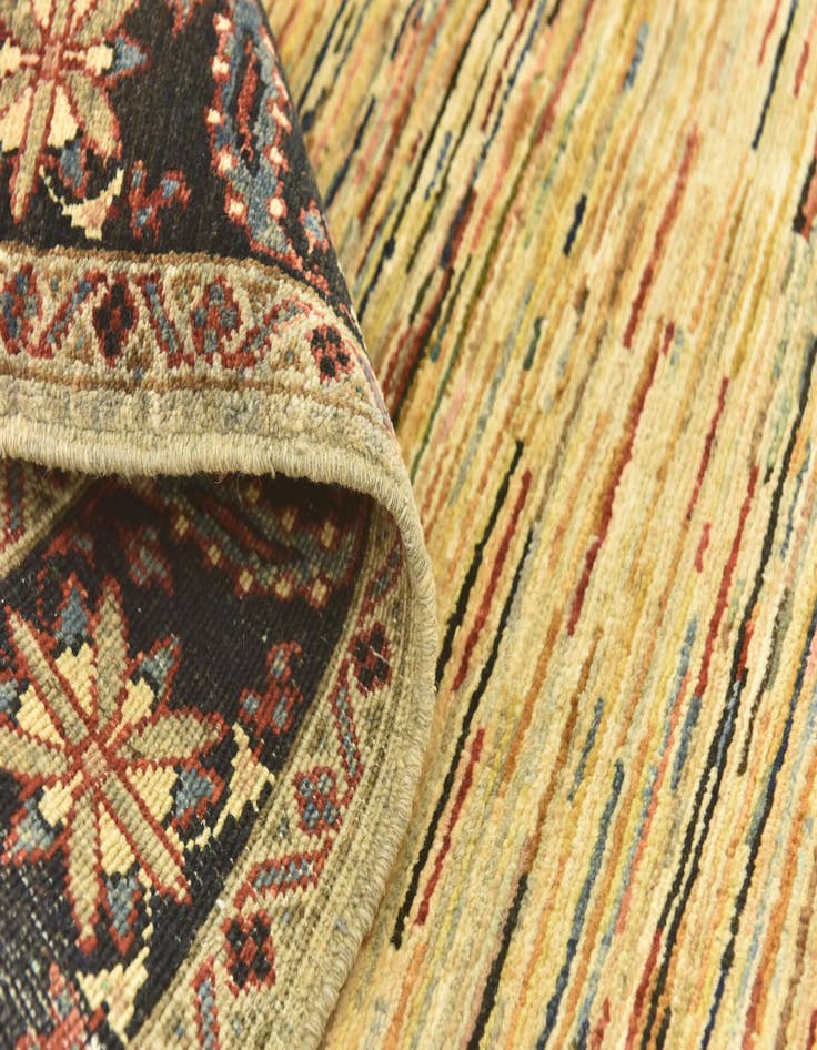 Detail image of 4' 2 x 6'  Hand Knotted Darya Rug