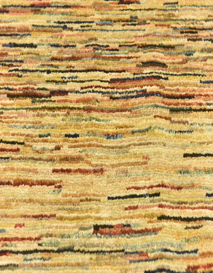 Detail image of 4' 2 x 6'  Hand Knotted Darya Rug