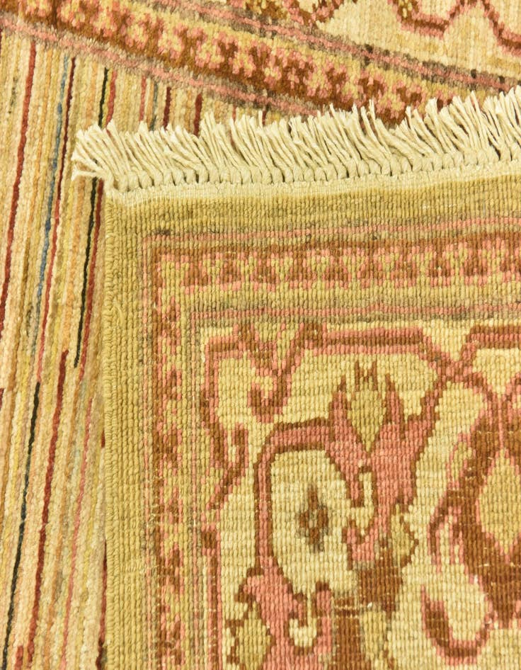 Detail image of 3' 9 x 5' 5  Hand Knotted Darya Oriental Rug