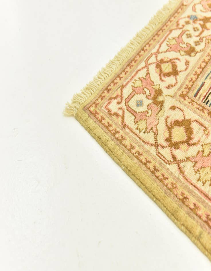 Detail image of 3' 9 x 5' 5  Hand Knotted Darya Oriental Rug