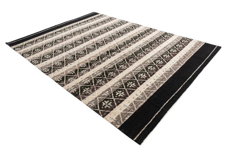 Detail image of 10' 4 x 14' 4 Hand Knotted Darya Wool Rug