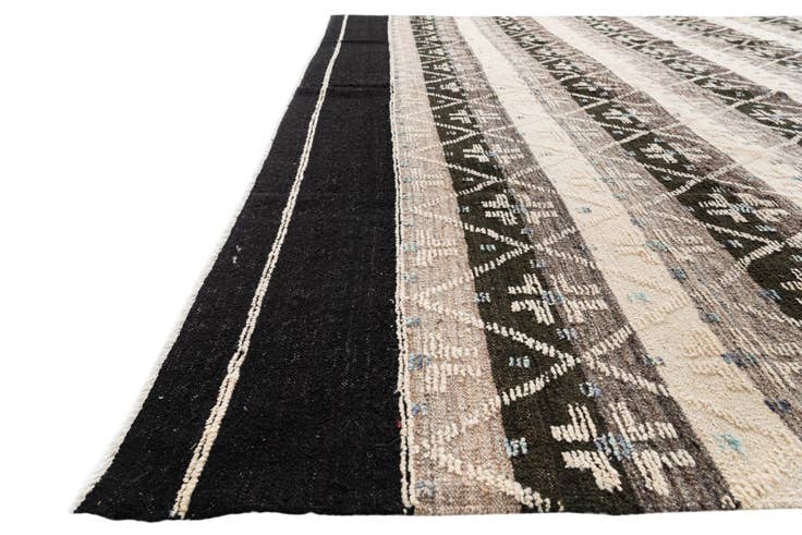 Detail image of 10' 4 x 14' 4 Hand Knotted Darya Wool Rug