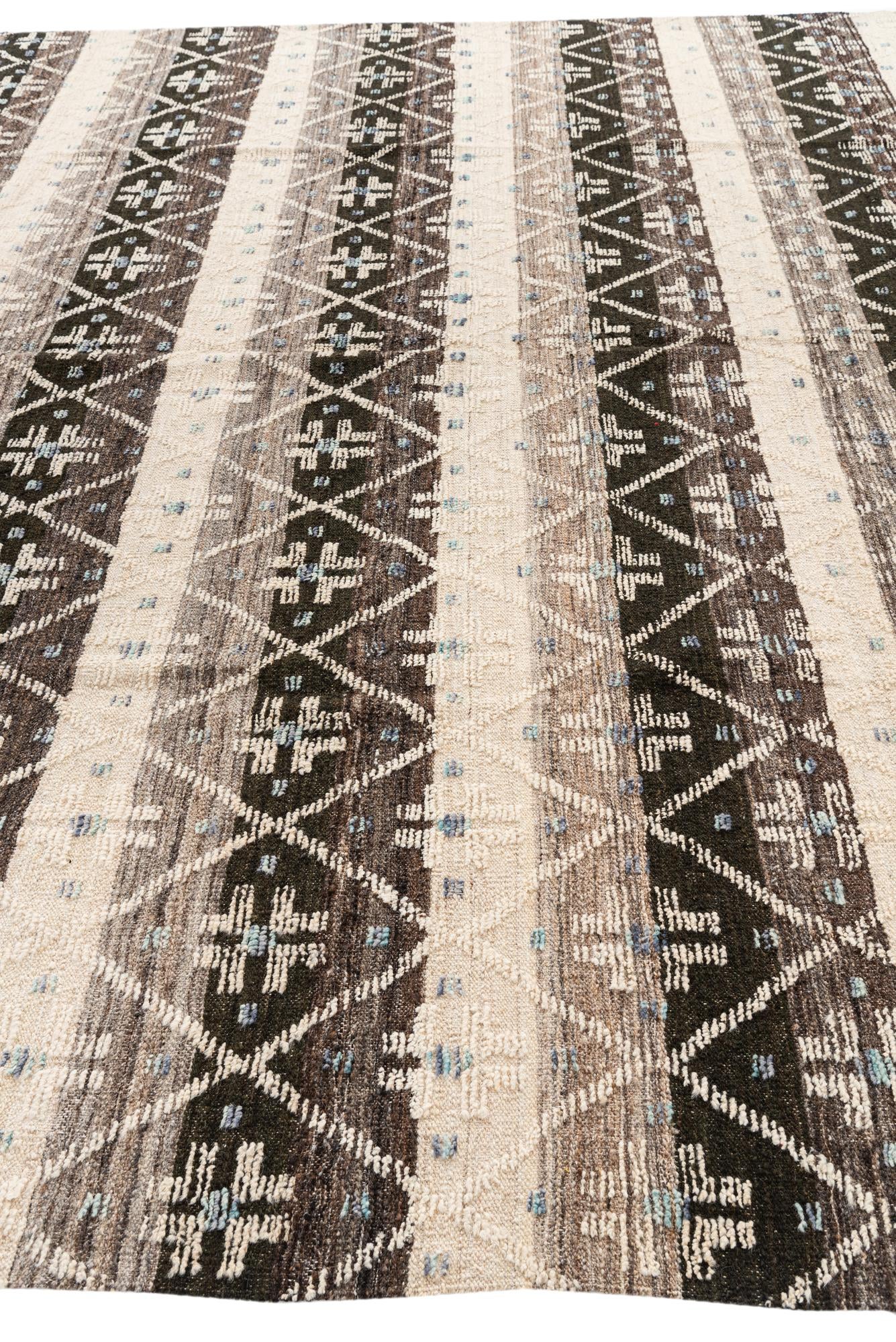 10' 4 x 14' 4 Hand Knotted Darya Wool Rug