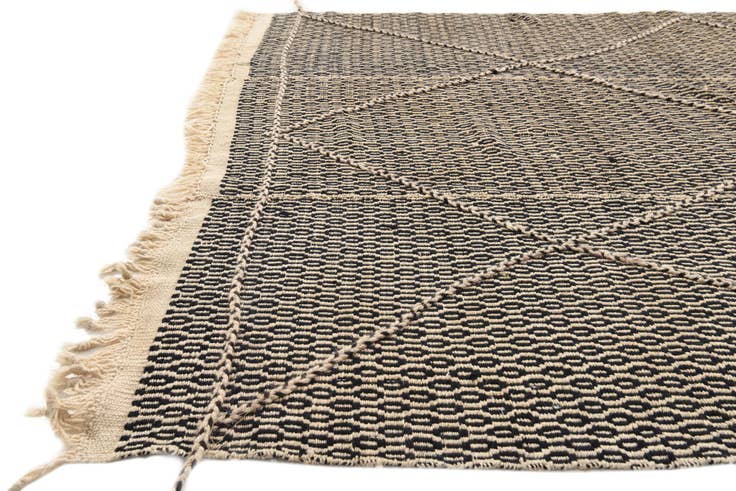 Detail image of 5' x 6' 11 Hand Knotted Darya Wool Rug
