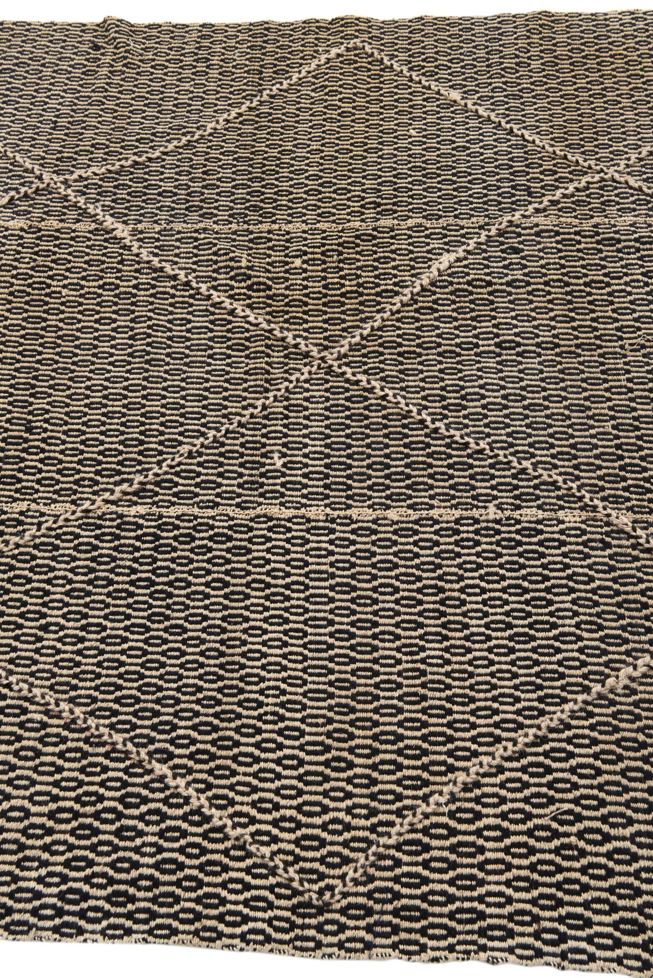 5' x 6' 11 Hand Knotted Darya Wool Rug