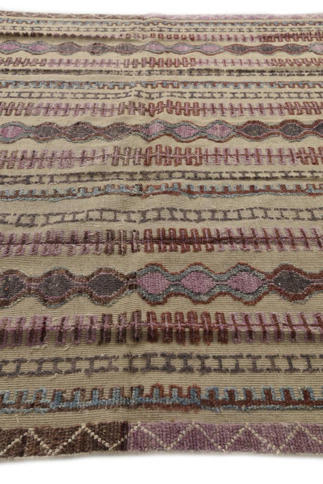 Detail image of 8' 3 x 10' 6 Hand Knotted Darya Wool Rug