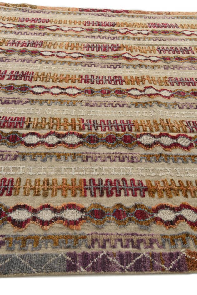 Detail image of 9' x 12' 6 Hand Knotted Darya Wool Rug