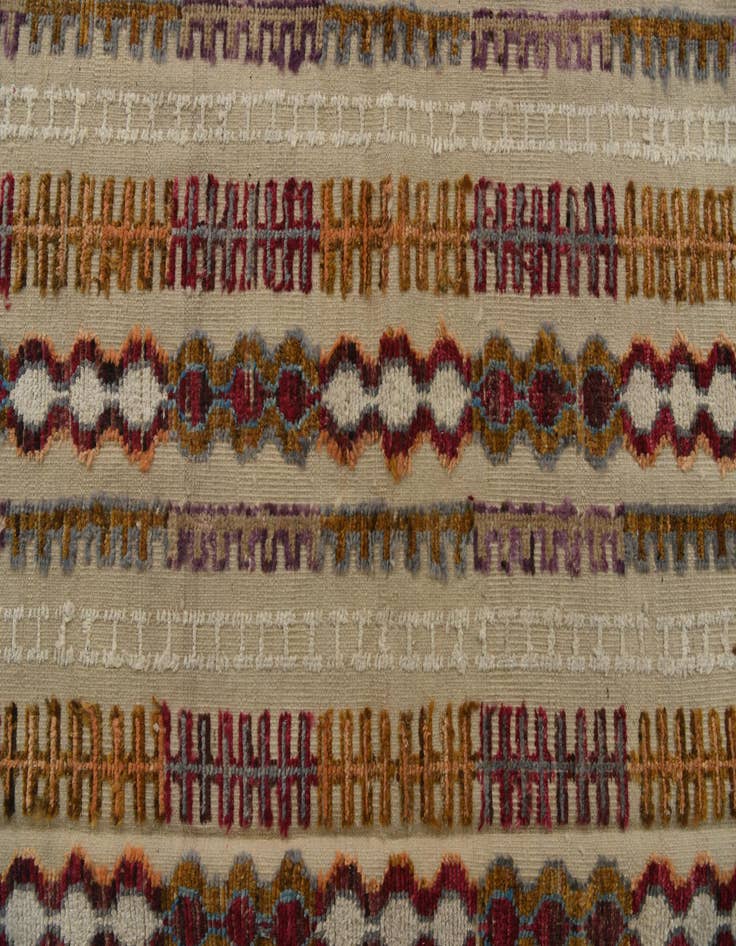 Detail image of 9' x 12' 6  Hand Knotted Darya Wool Rug