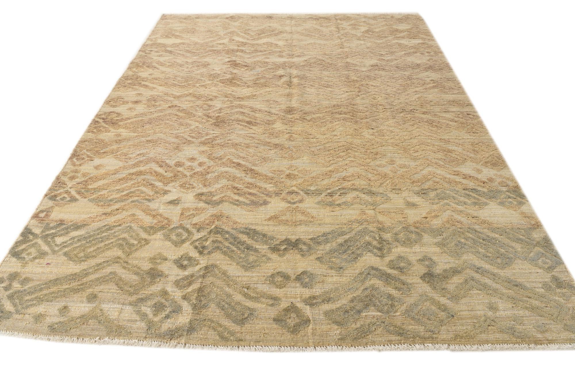 7' 9 x 10' 2 Hand Knotted Darya Wool Rug