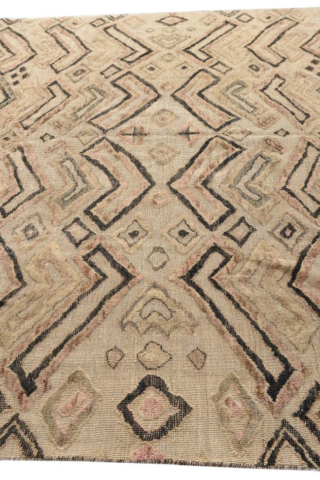 Detail image of 8' 11 x 11' 9 Hand Knotted Darya Wool Rug