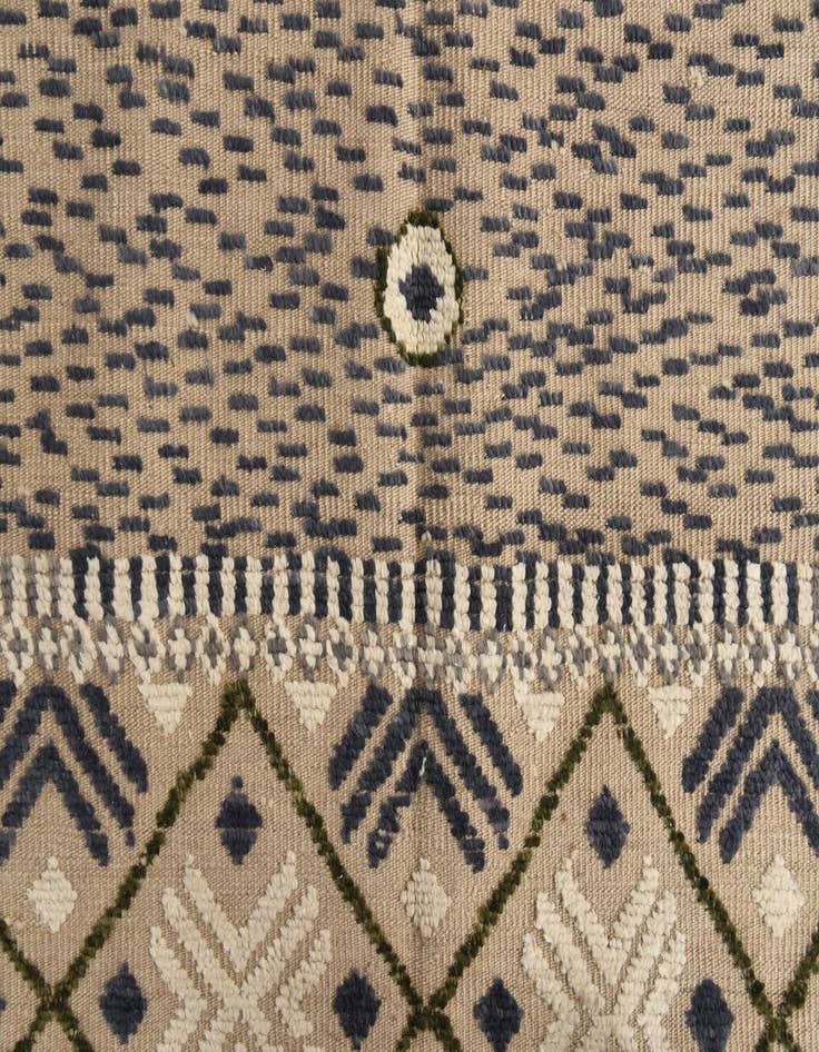 Detail image of 9' 9 x 14' 6  Hand Knotted Darya Wool Rug