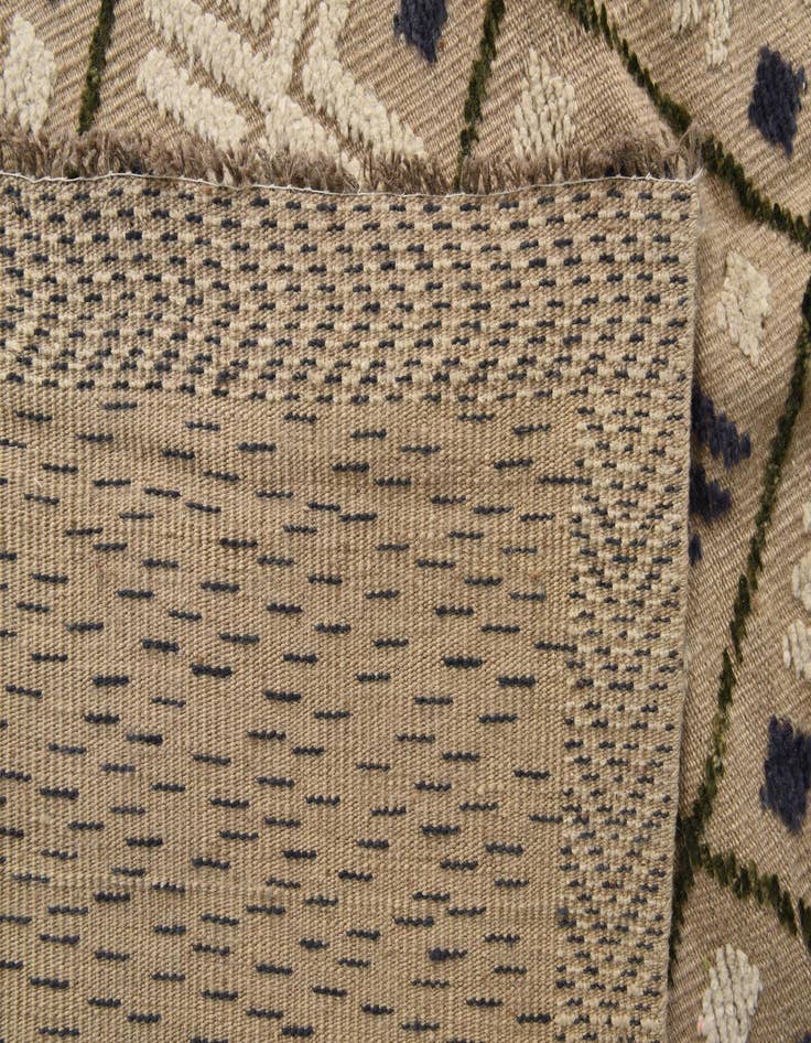 Detail image of 9' 9 x 14' 6  Hand Knotted Darya Wool Rug