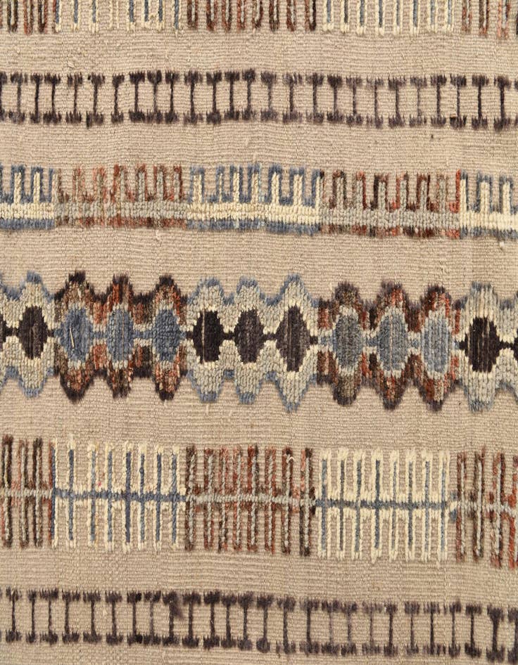 Detail image of 9' 5 x 12' 1  Hand Knotted Darya Wool Rug