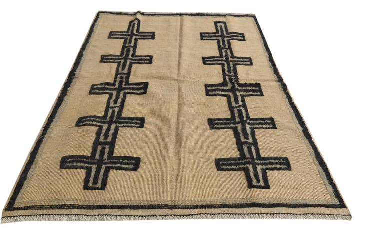 Detail image of 4' 8 x 7' 1 Hand Knotted Darya Wool Rug