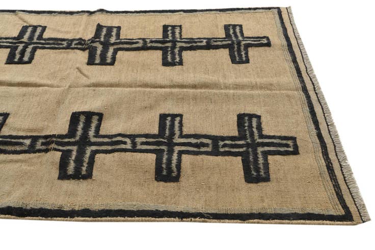 Detail image of 4' 8 x 7' 1 Hand Knotted Darya Wool Rug