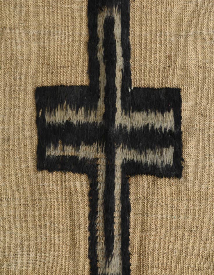 Detail image of 4' 8 x 7' 1  Hand Knotted Darya Wool Rug