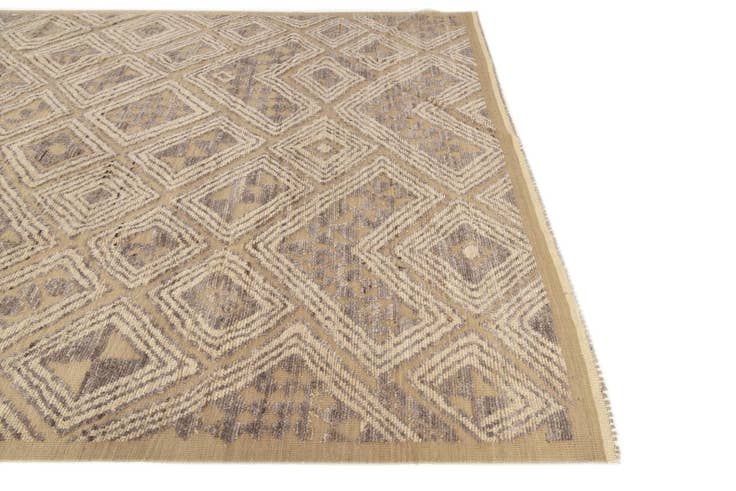 Detail image of 7' 9 x 10' 3 Hand Knotted Darya Wool Rug