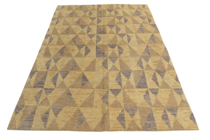 Detail image of 5' 7 x 8' Hand Knotted Darya Wool Rug