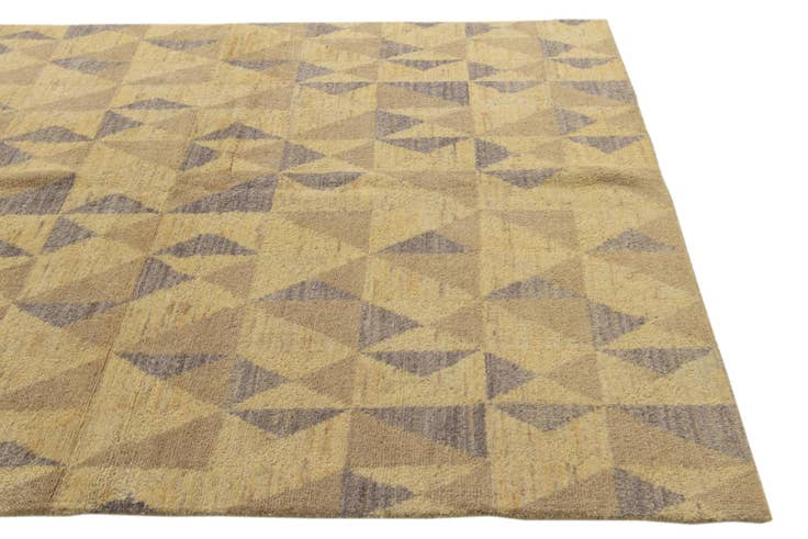 Detail image of 5' 7 x 8' Hand Knotted Darya Wool Rug